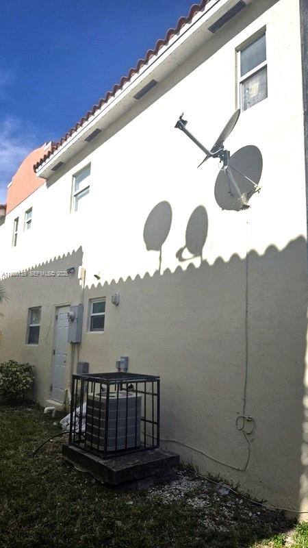 Townhouse for rent at 1304 NW 3rd St, Fort Lauderdale, FL 33311