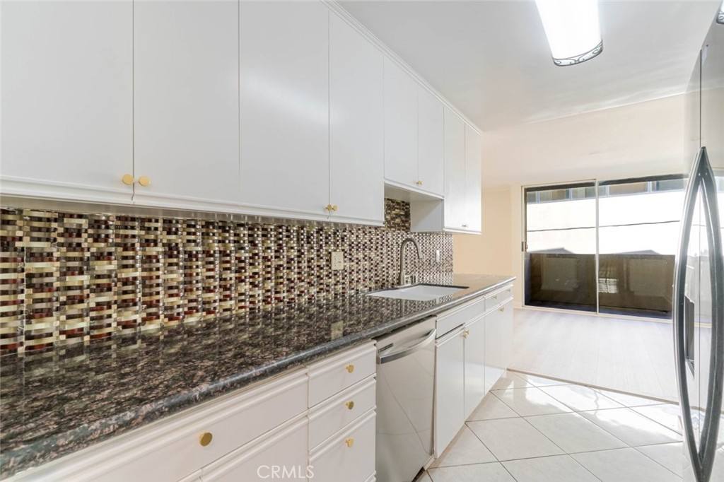 Condo for rent at 14141 Dickens St #211, Sherman Oaks, CA 91423