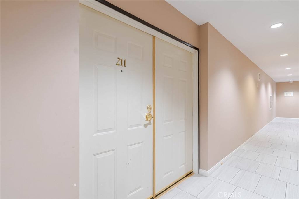 Condo for rent at 14141 Dickens St #211, Sherman Oaks, CA 91423