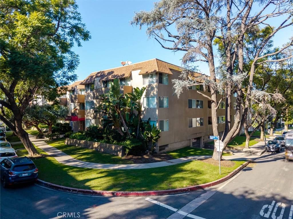 Condo for rent at 14141 Dickens St #211, Sherman Oaks, CA 91423