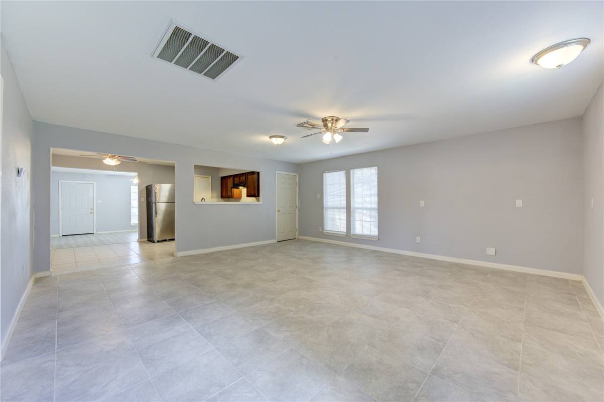 Apartment for rent at 6115 Westbranch Dr, Houston, TX 77072