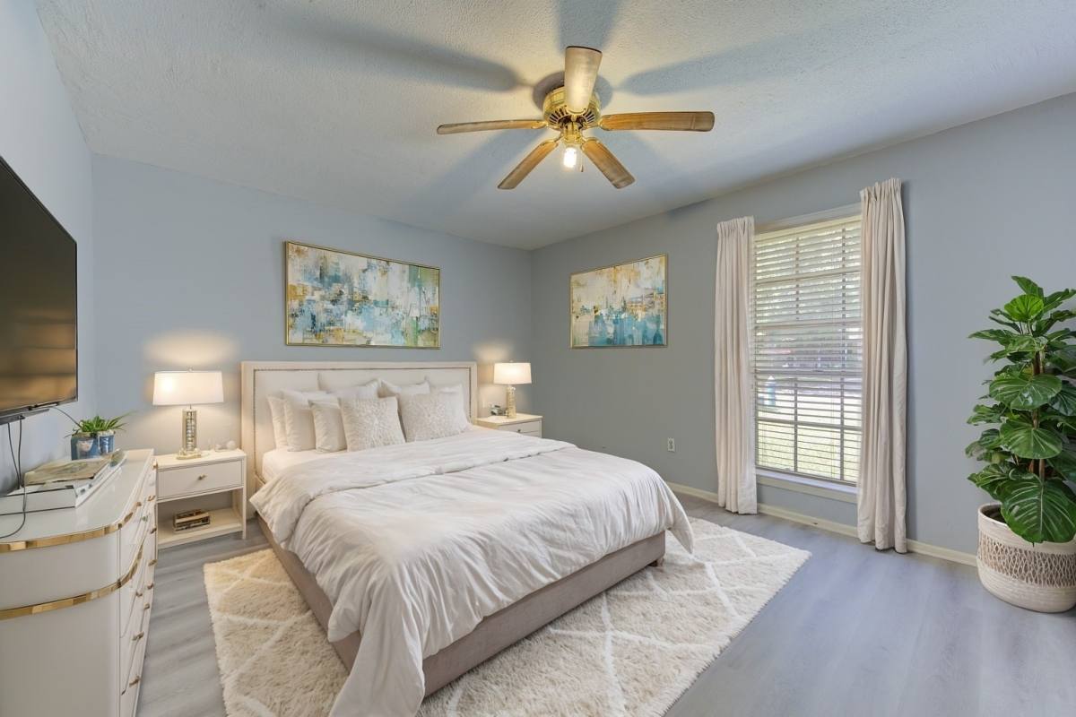 Apartment for rent at 6115 Westbranch Dr, Houston, TX 77072