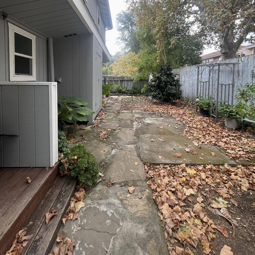 Apartment for rent at 134 Cypress St #134, Redwood City, CA 94061