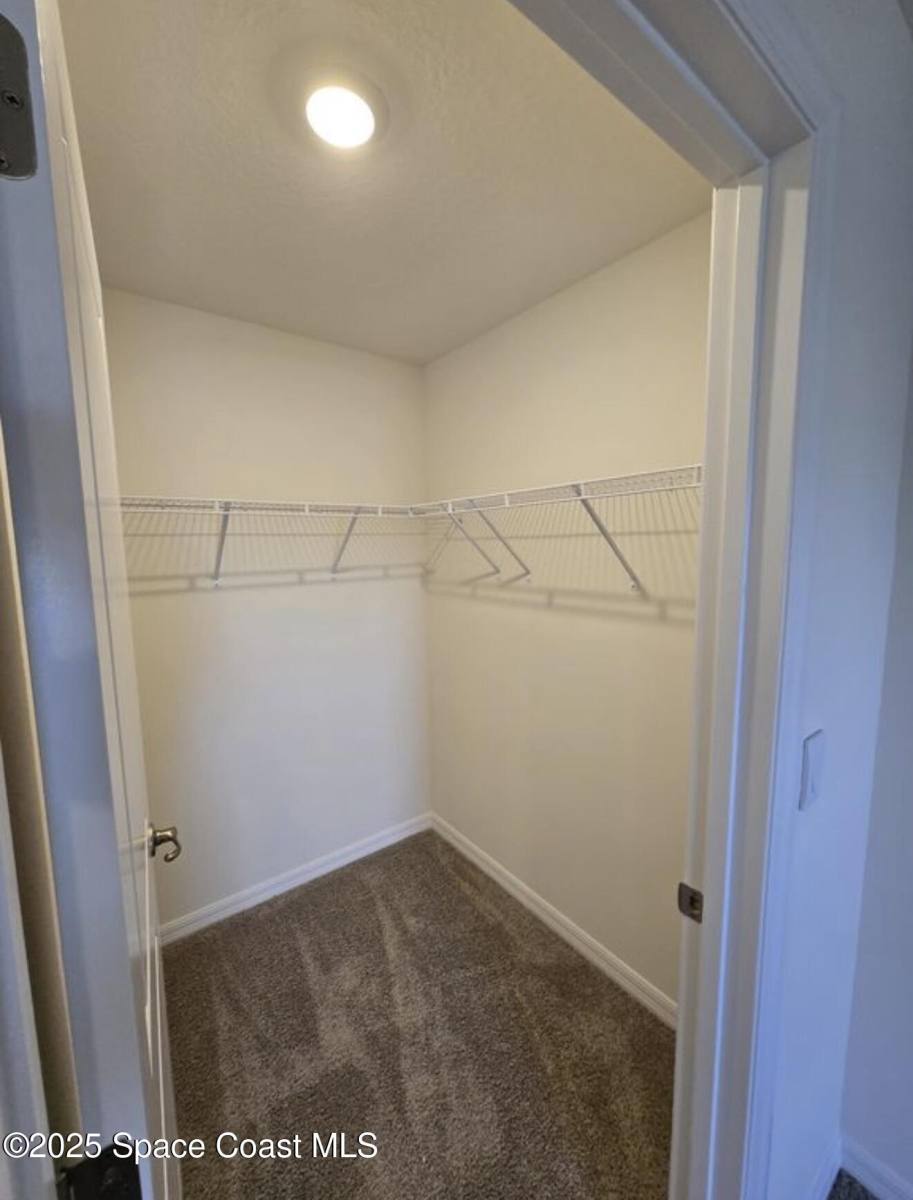 Apartment for rent at 8431 Clearway Dr, Wildwood, FL 34785