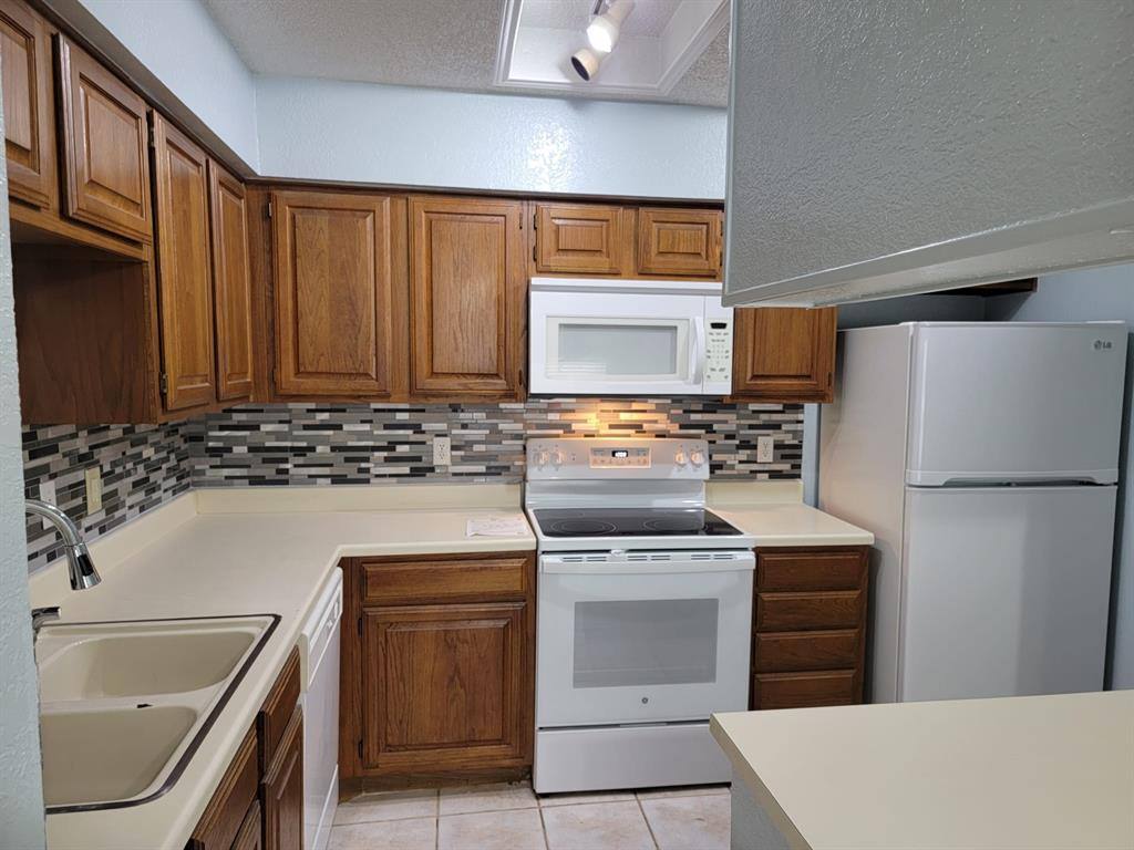 Apartment for rent at 1104 Horizon Trail #2824, Arlington, TX 76011