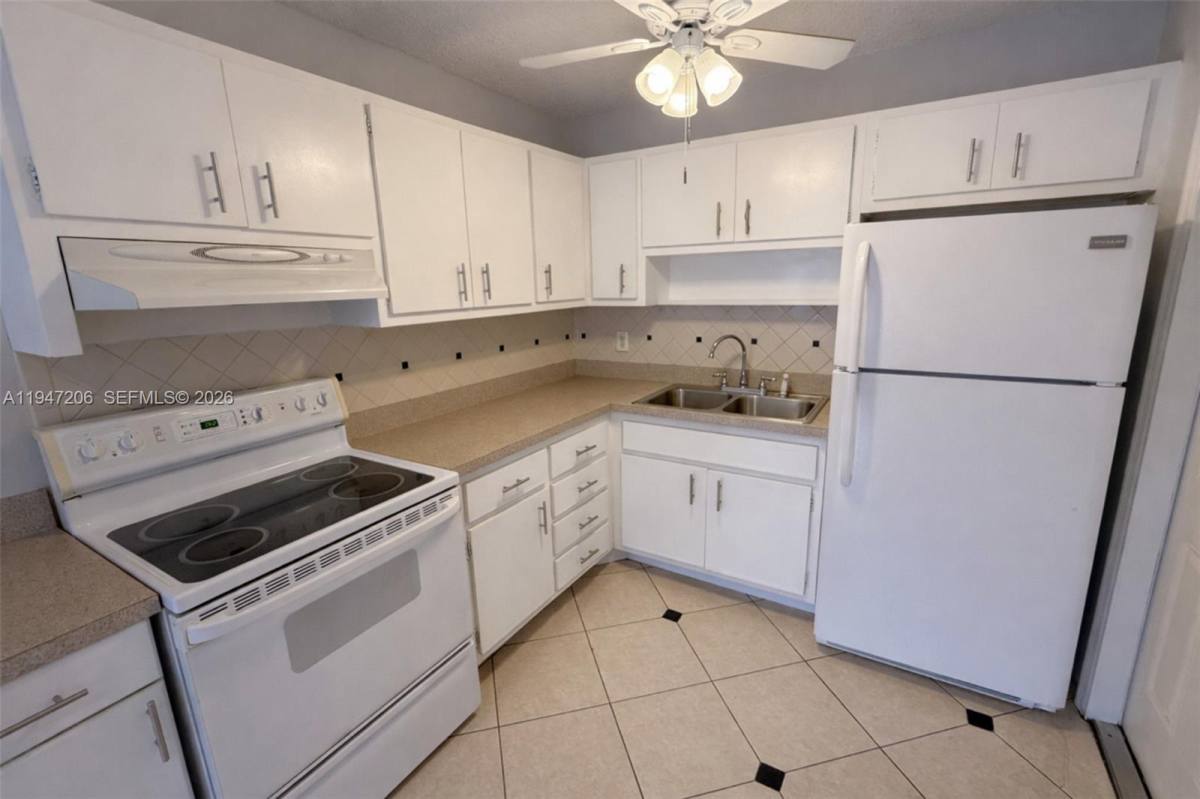 Apartment for rent at 1733 Mayo St #6, Hollywood, FL 33020