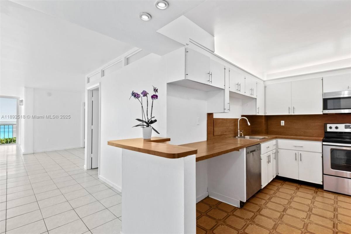 Condo for rent at 6450 Collins Ave #606, Miami Beach, FL 33141