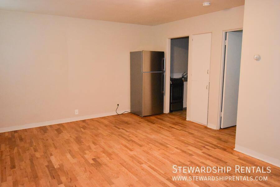 Apartment for rent at 942 E 18th Ave #1, Eugene, OR 97403