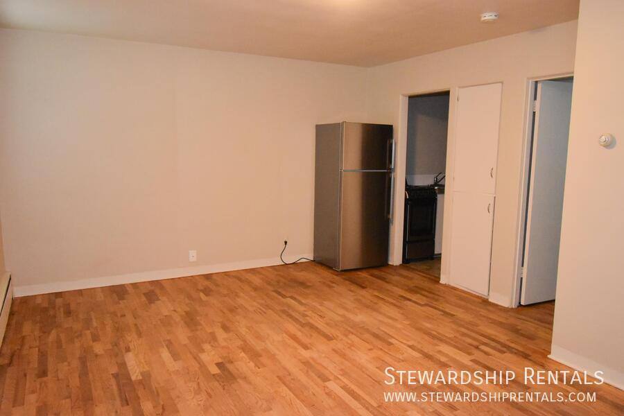 Apartment for rent at 942 E 18th Ave #1, Eugene, OR 97403