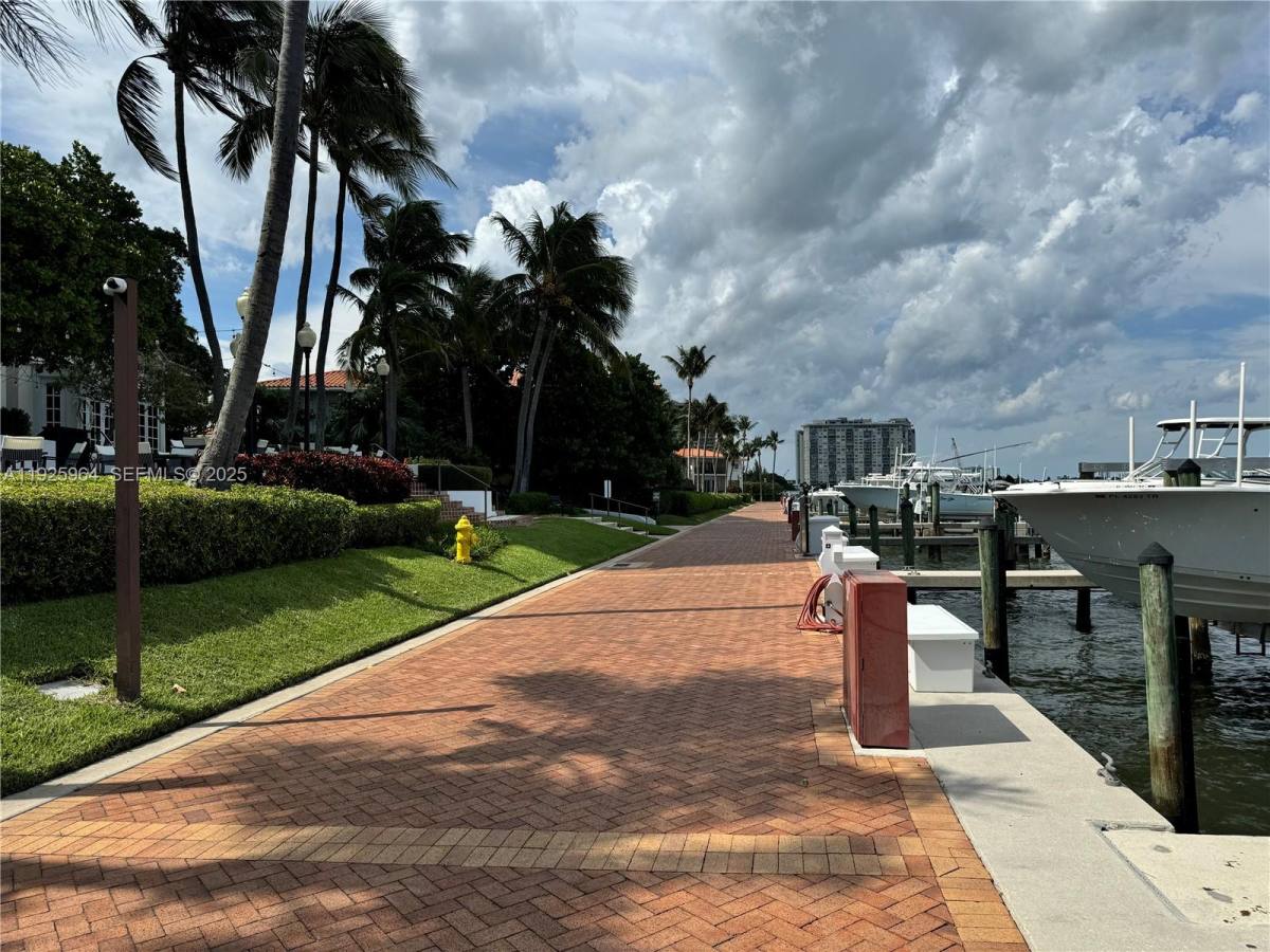 Condo for rent at 2000 Towerside Terrace #1905, Miami, FL 33138