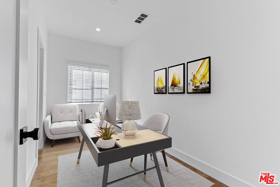 Apartment for rent at 2832 12th Ave, Los Angeles, CA 90018