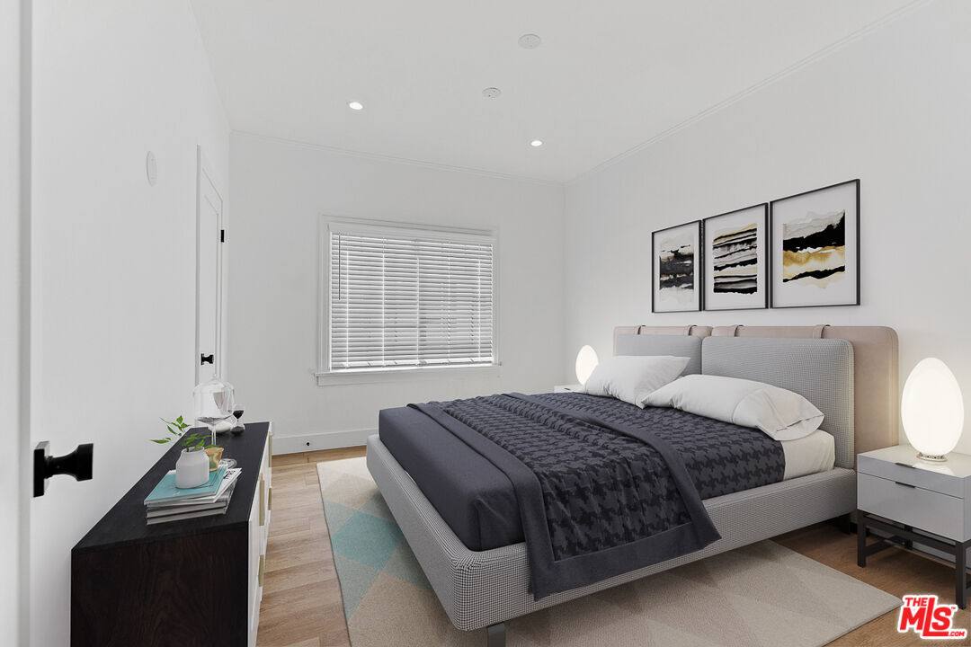 Apartment for rent at 2832 12th Ave, Los Angeles, CA 90018