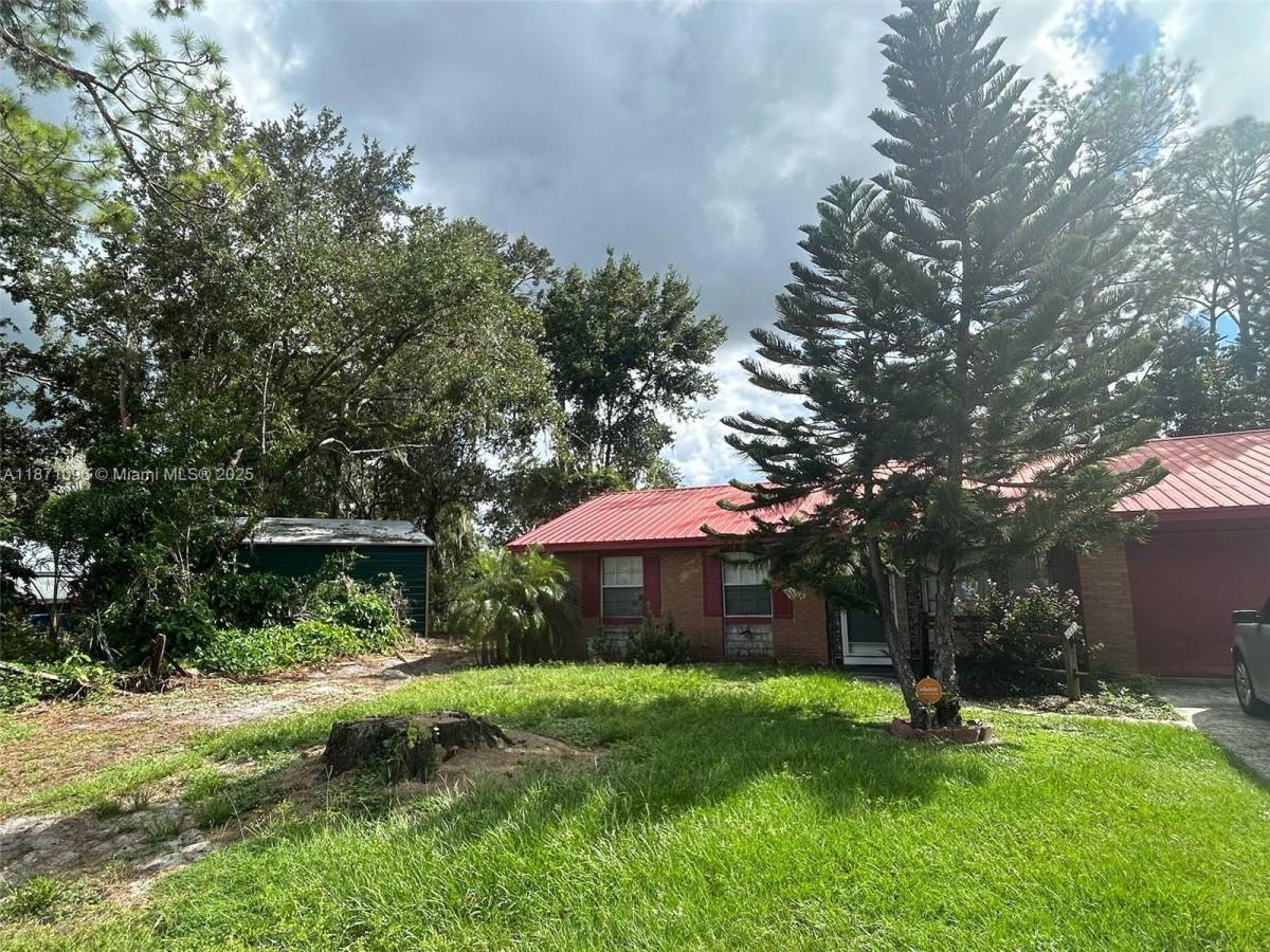 Apartment for rent at 1606 Churchill St, Lake Placid, FL 33852