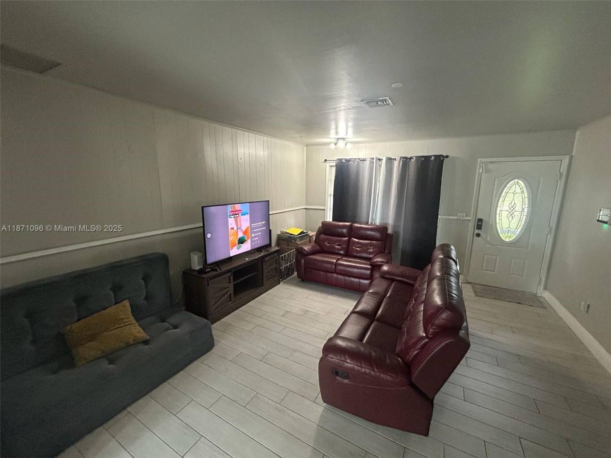 Apartment for rent at 1606 Churchill St, Lake Placid, FL 33852