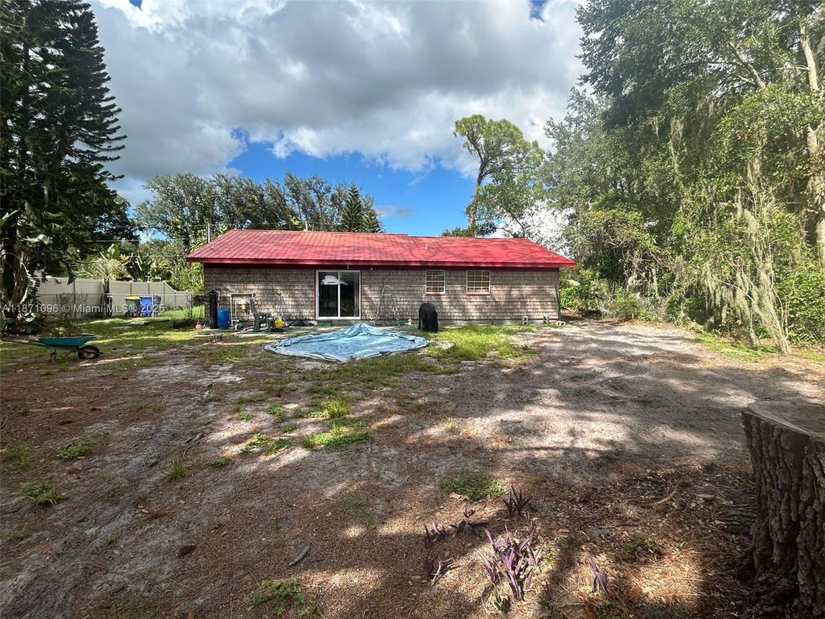 Apartment for rent at 1606 Churchill St, Lake Placid, FL 33852