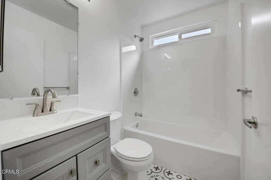 Apartment for rent at 3116 Casitas Ave #3, Los Angeles, CA 90039