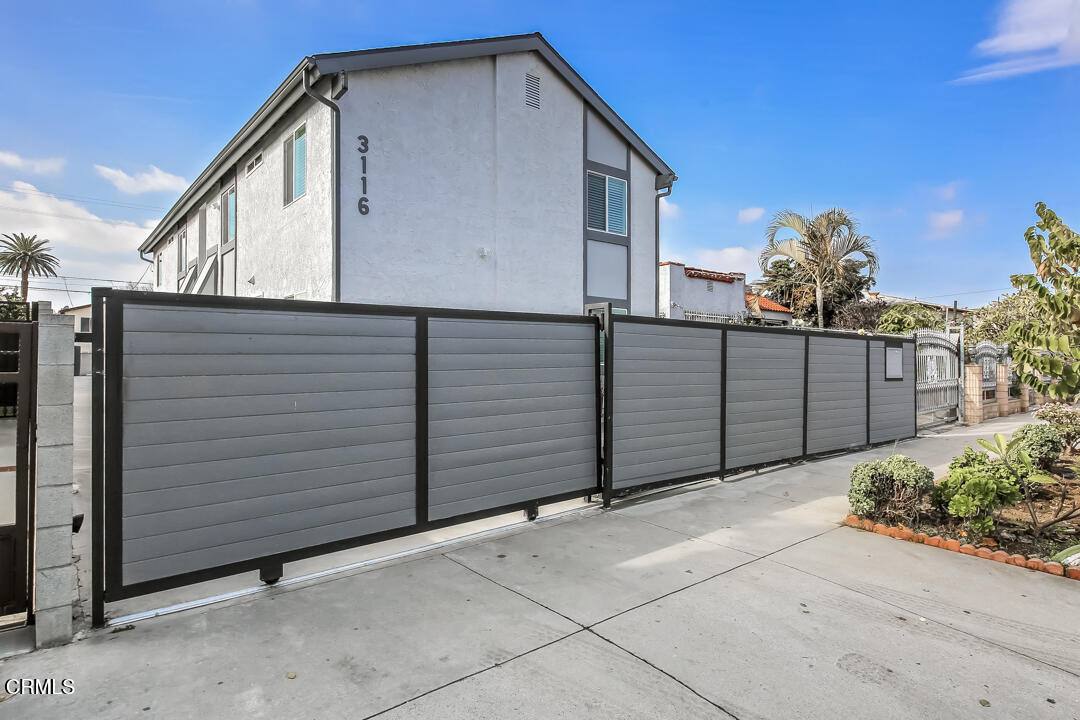 Apartment for rent at 3116 Casitas Ave #3, Los Angeles, CA 90039