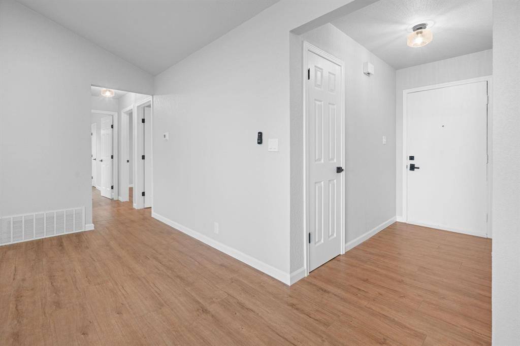 Apartment for rent at 414 Hallmark Dr #414, Arlington, TX 76011
