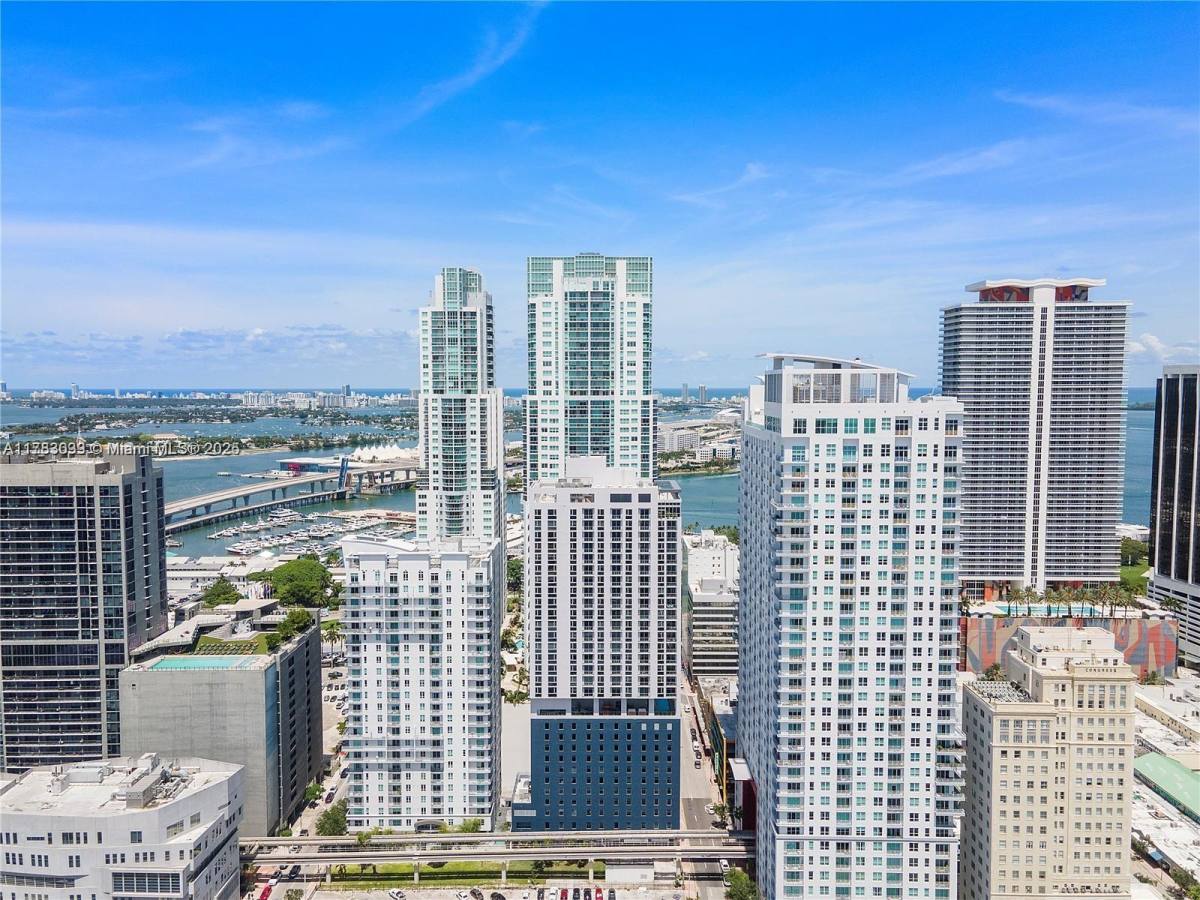 Apartment for rent at 227 NE 2nd St #2201, Miami, FL 33132
