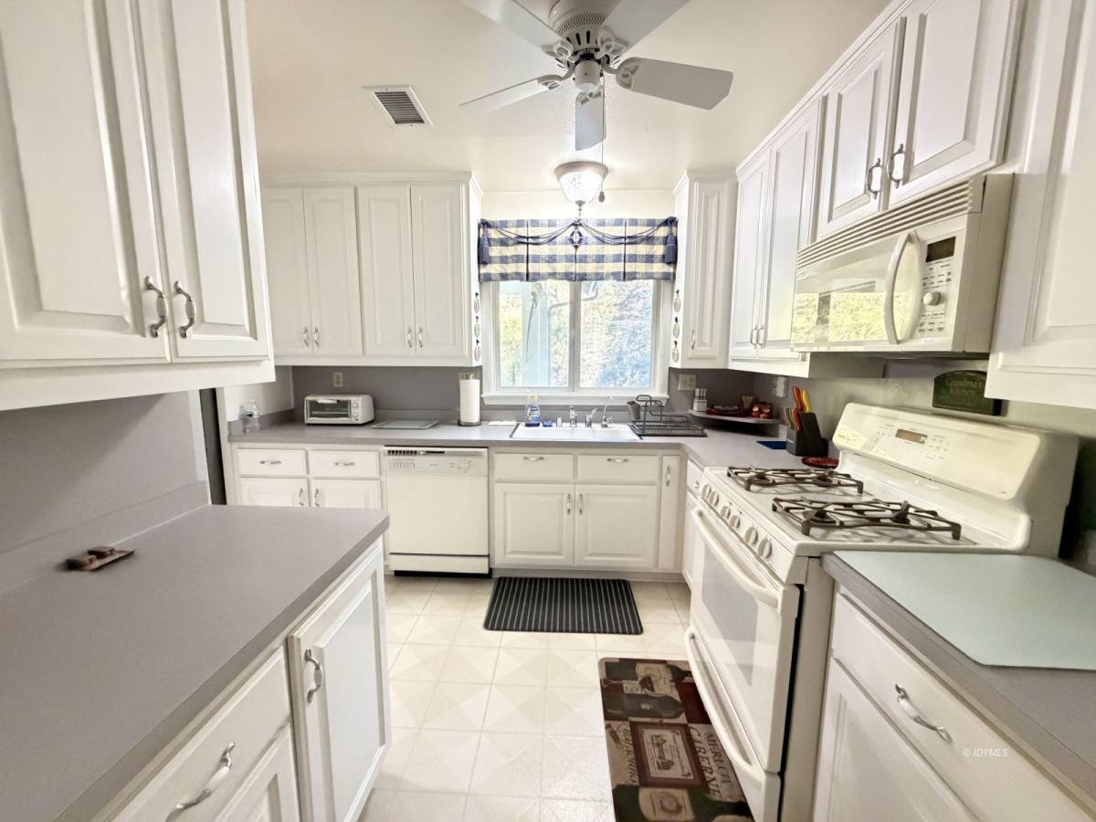 Apartment for rent at 54159 S Circle Dr, Idyllwild, CA 92549