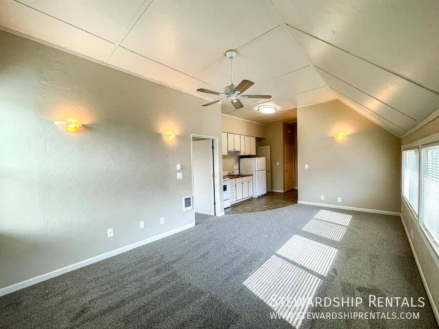 Apartment for rent at 1825 Harris St #11, Eugene, OR 97403