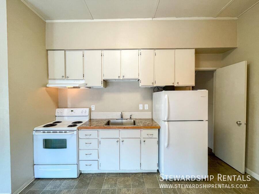 Apartment for rent at 1825 Harris St #11, Eugene, OR 97403