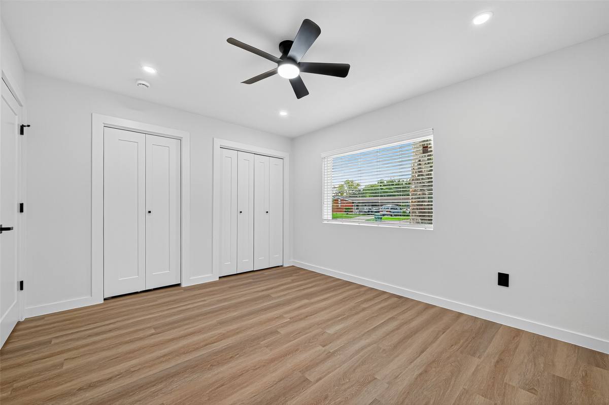 Apartment for rent at 7131 Mobud Dr, Houston, TX 77074