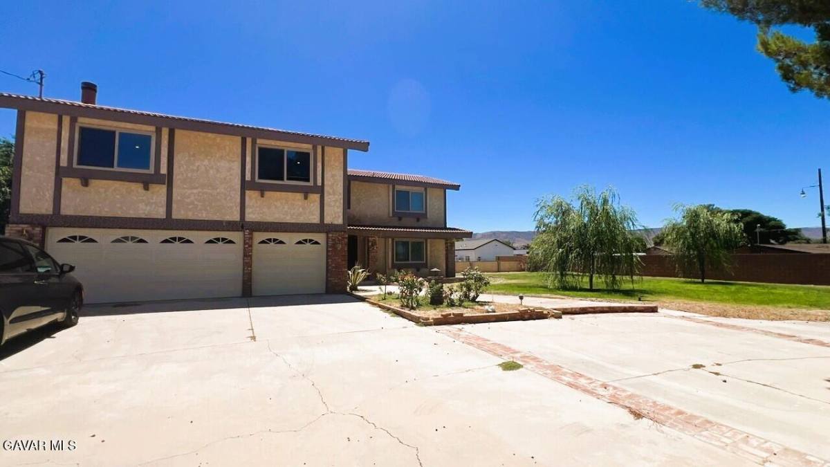Apartment for rent at 5020 Ave K10 W Quartz Hill, Lancaster, CA 93536
