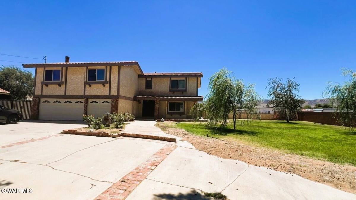 Apartment for rent at 5020 Ave K10 W Quartz Hill, Lancaster, CA 93536