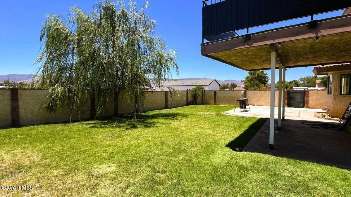 Apartment for rent at 5020 Ave K10 W Quartz Hill, Lancaster, CA 93536