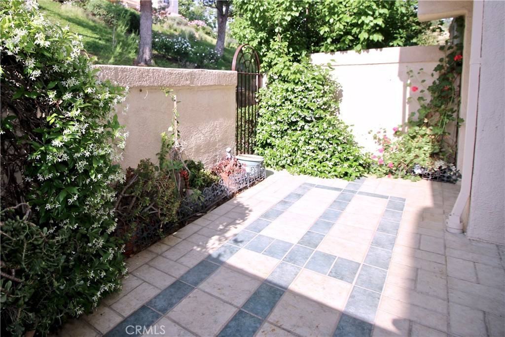 Apartment for rent at 22325 Heritage Pass Place, Chatsworth, CA 91311