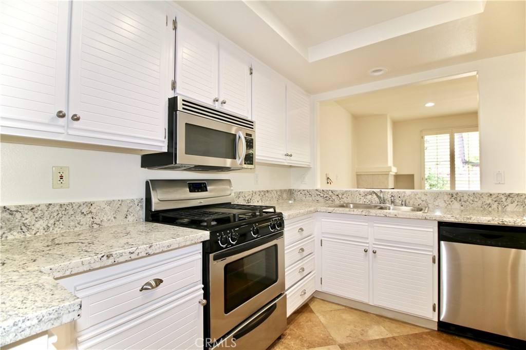Apartment for rent at 22325 Heritage Pass Place, Chatsworth, CA 91311