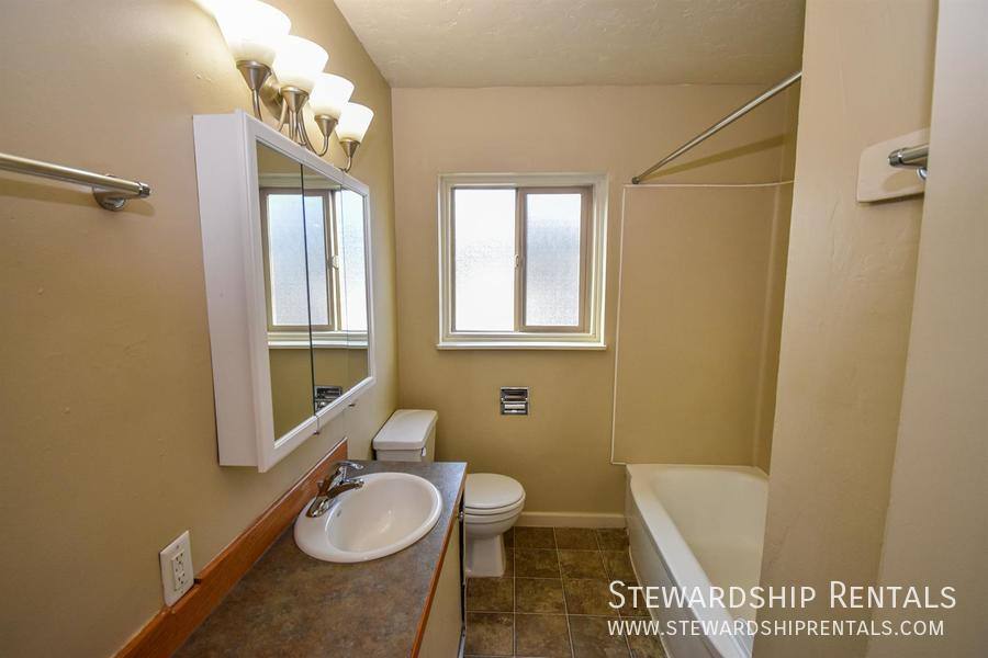 Apartment for rent at 350 E 18th Ave #1, Eugene, OR 97401