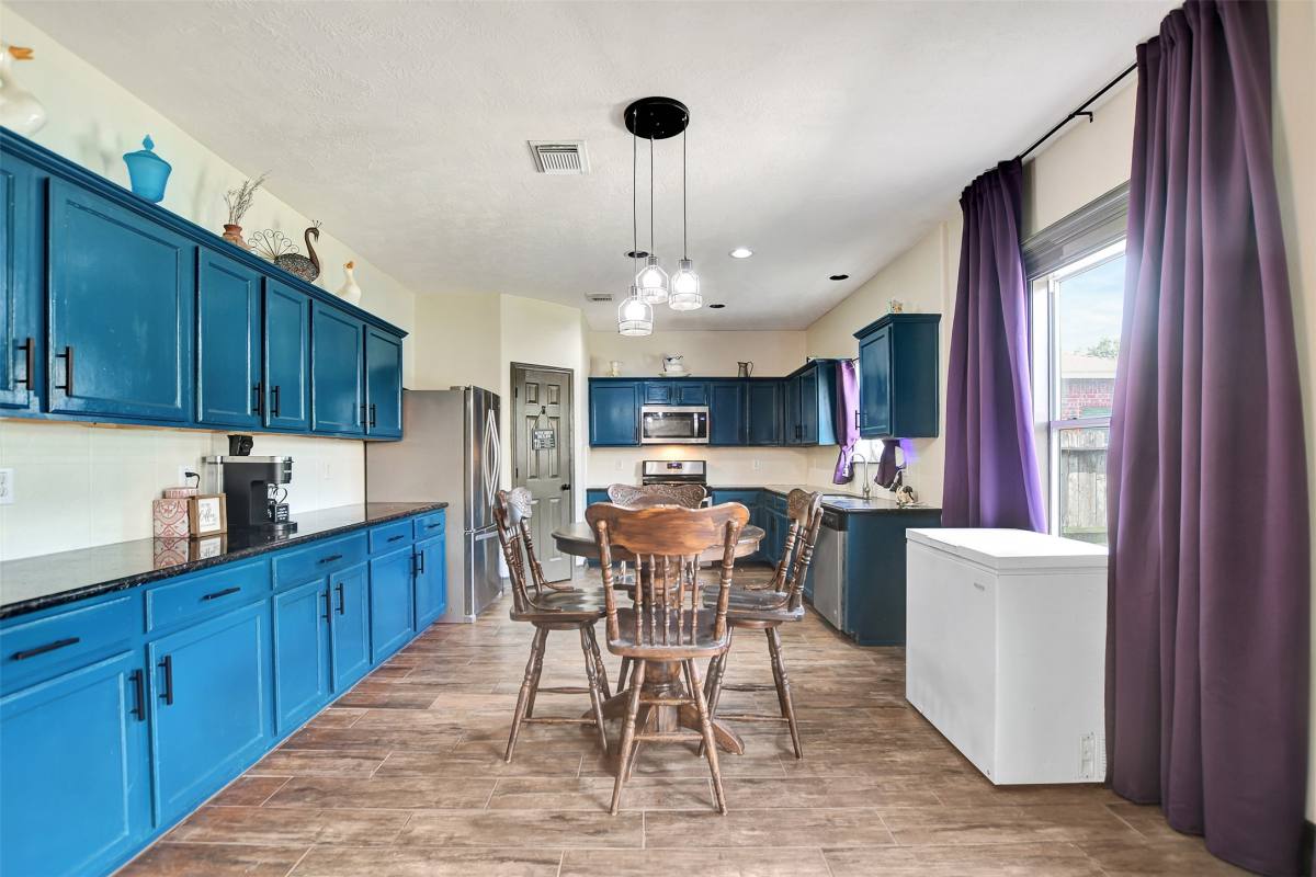 Apartment for rent at 6706 Lindale Manor Court, Spring, TX 77379