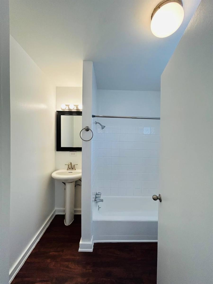 Apartment for rent at 3629 N Macgregor Way #137, Houston, TX 77004
