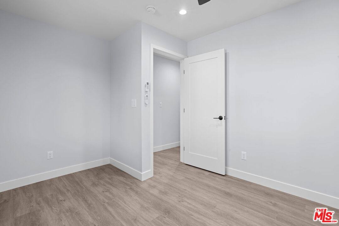 Apartment for rent at 1518 1 4 Stearns Dr, Los Angeles, CA 90035