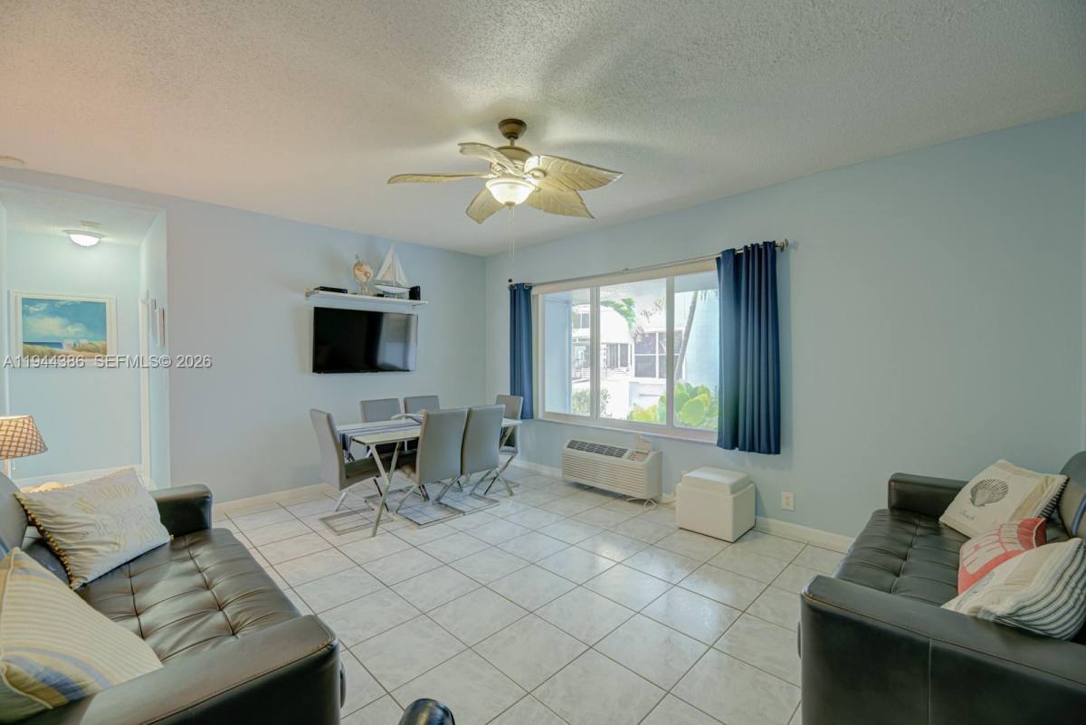 Apartment for rent at 326 Harrison St #326106A, Hollywood, FL 33019