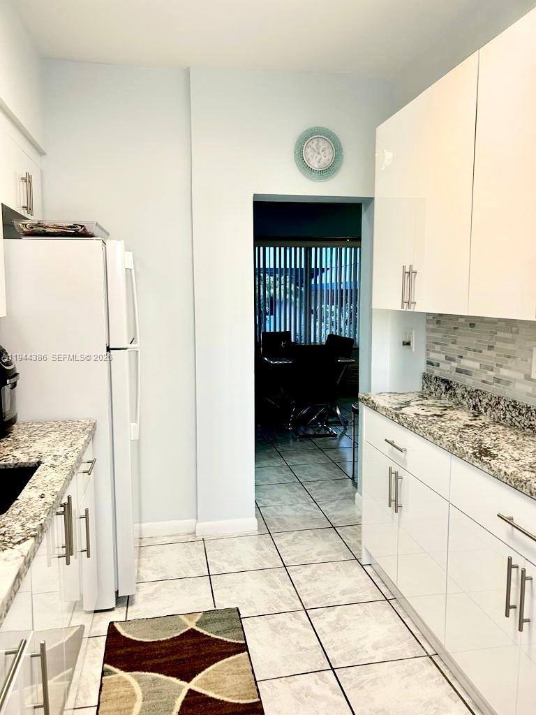 Apartment for rent at 326 Harrison St #326106A, Hollywood, FL 33019