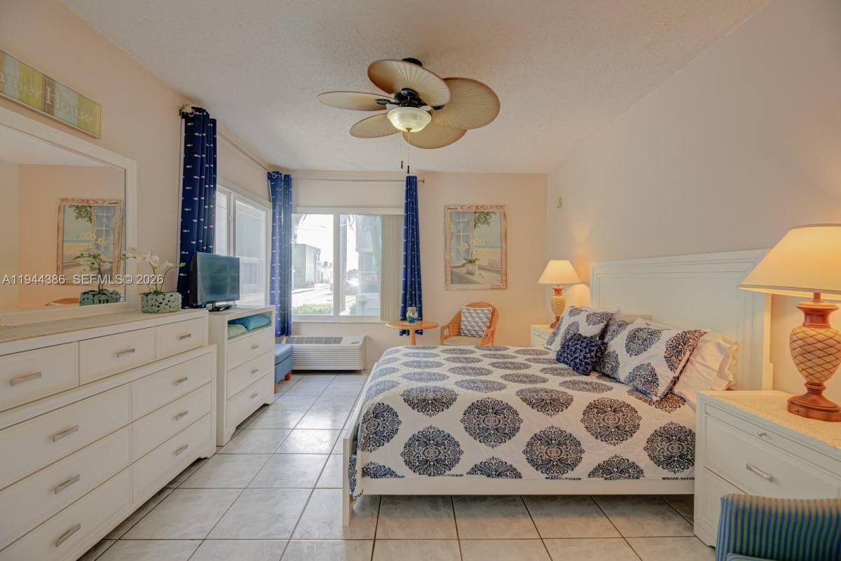 Apartment for rent at 326 Harrison St #326106A, Hollywood, FL 33019