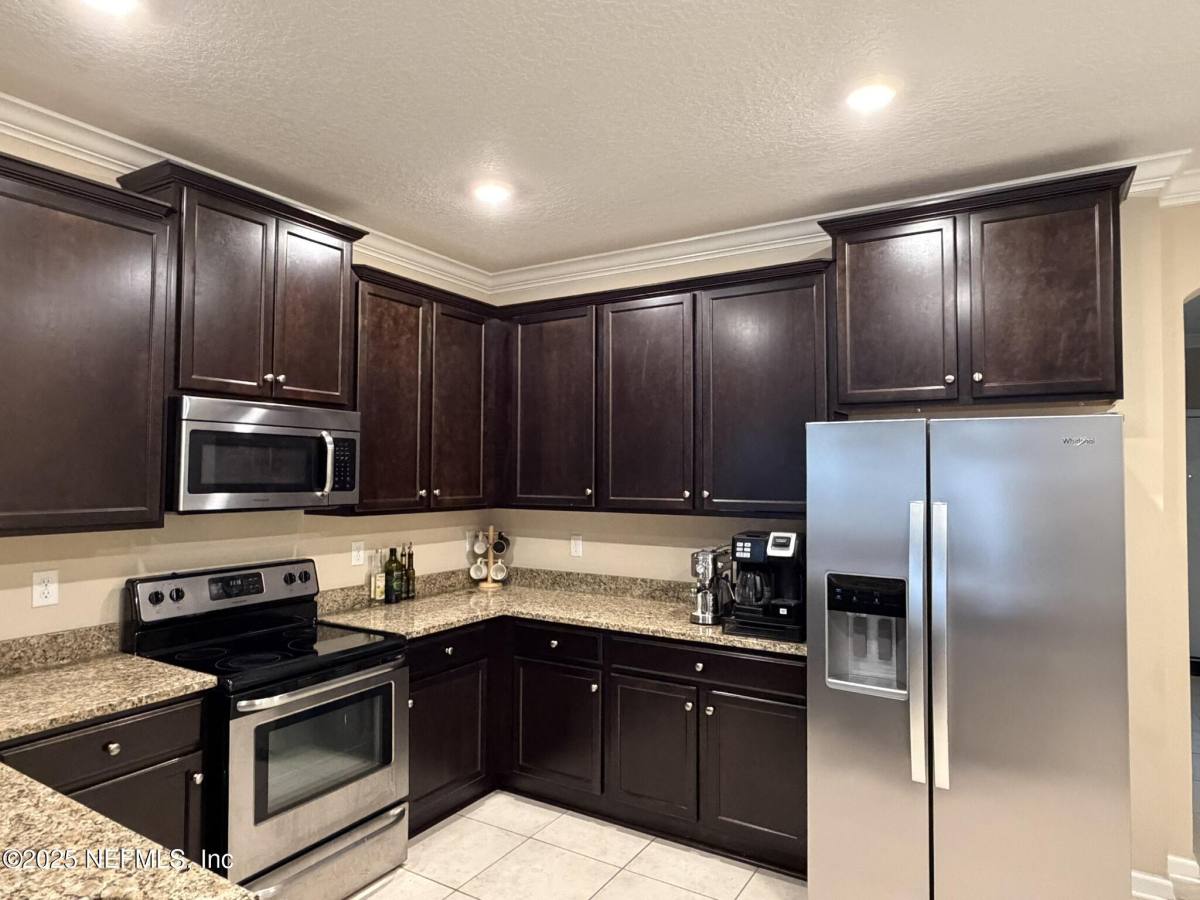 Apartment for rent at 7292 Claremont Creek Dr, Jacksonville, FL 32222