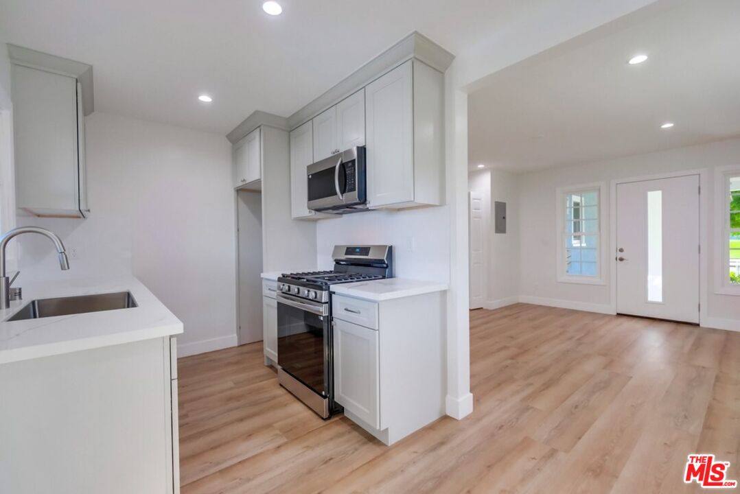 Apartment for rent at 8356 Kittyhawk Ave, Los Angeles, CA 90045