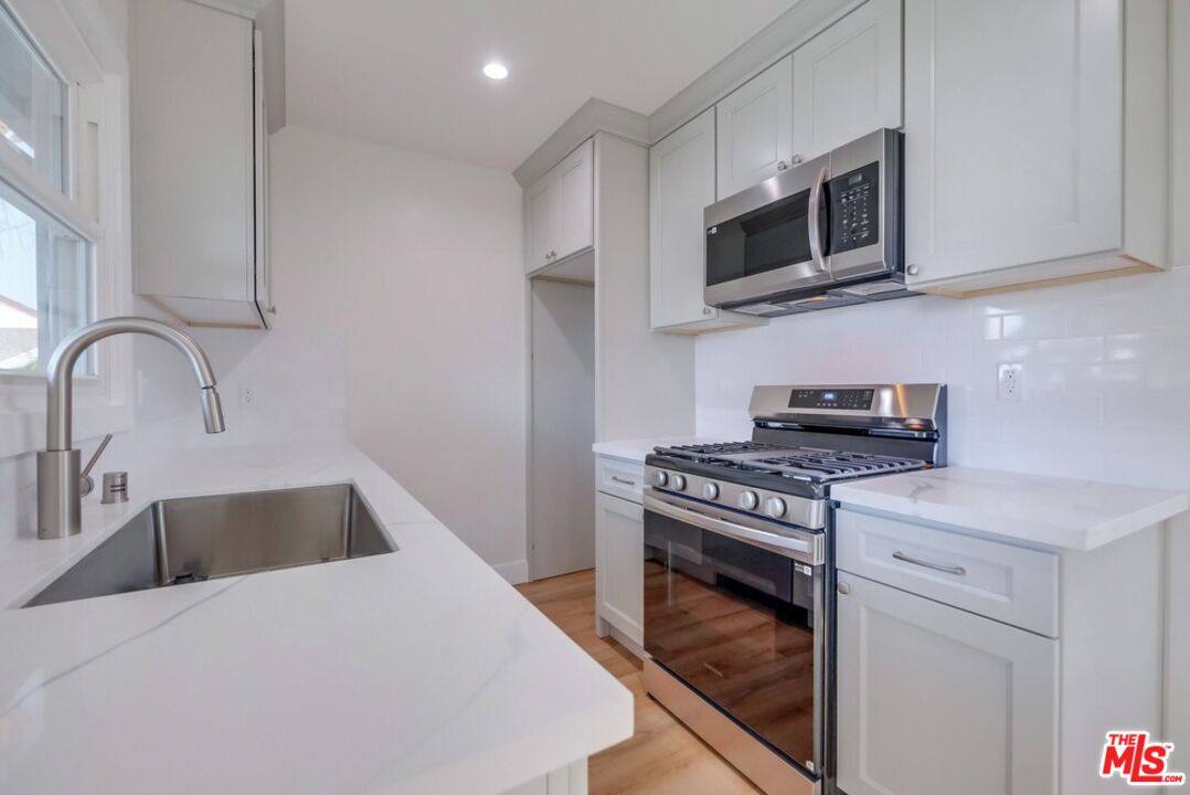 Apartment for rent at 8356 Kittyhawk Ave, Los Angeles, CA 90045