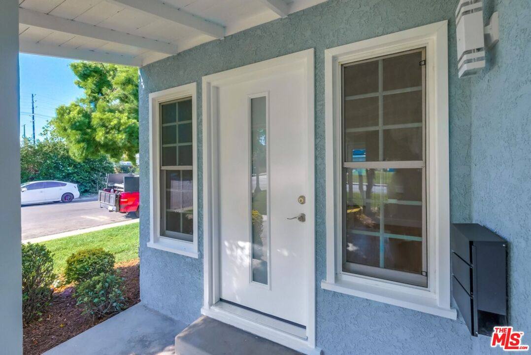 Apartment for rent at 8356 Kittyhawk Ave, Los Angeles, CA 90045