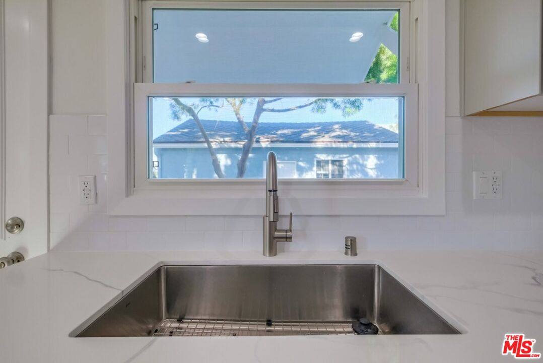 Apartment for rent at 8356 Kittyhawk Ave, Los Angeles, CA 90045