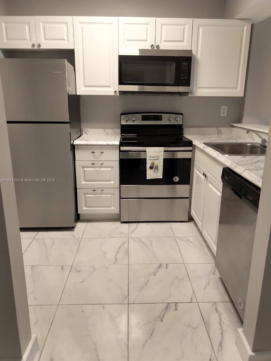 Apartment for rent at 16465 NE 22nd Ave #114, North Miami Beach, FL 33160