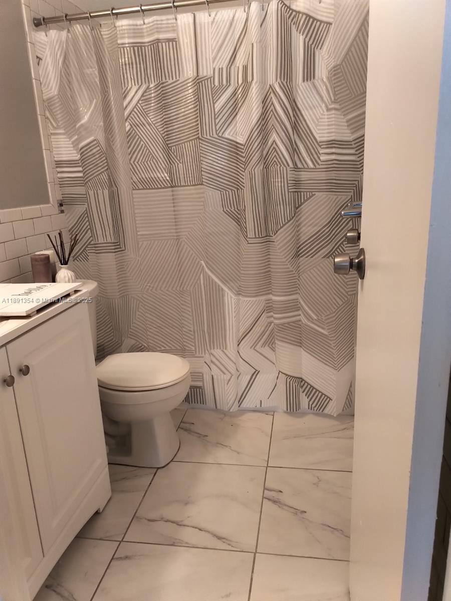 Apartment for rent at 16465 NE 22nd Ave #114, North Miami Beach, FL 33160