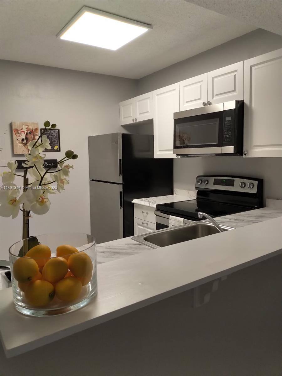 Apartment for rent at 16465 NE 22nd Ave #114, North Miami Beach, FL 33160