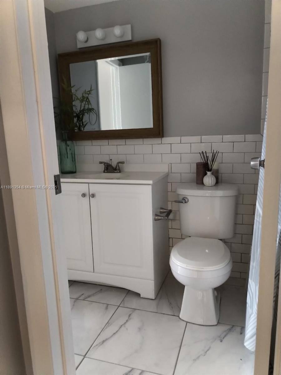 Apartment for rent at 16465 NE 22nd Ave #114, North Miami Beach, FL 33160