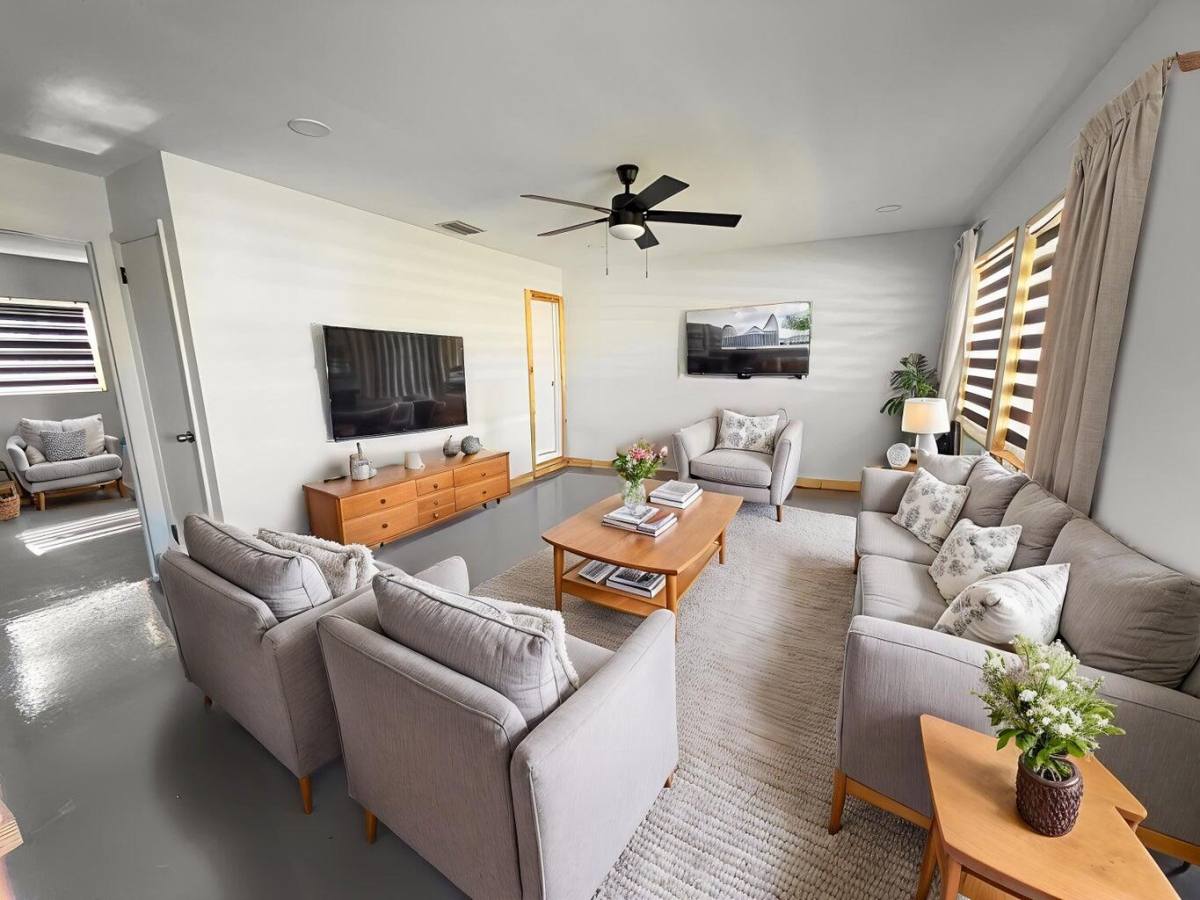 Apartment for rent at 8535 40th Trail N, Palm Beach Gardens, FL 33410