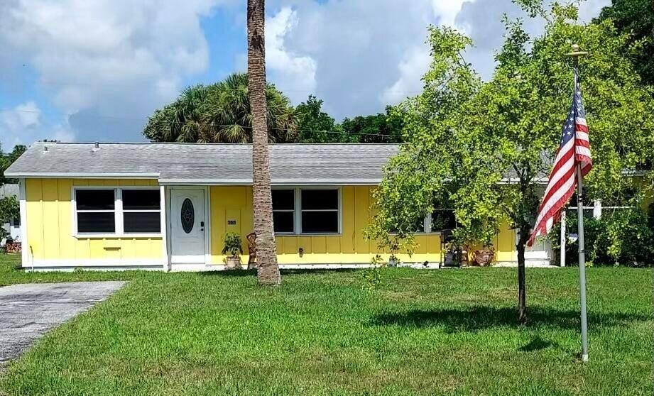 Apartment for rent at 8535 40th Trail N, Palm Beach Gardens, FL 33410